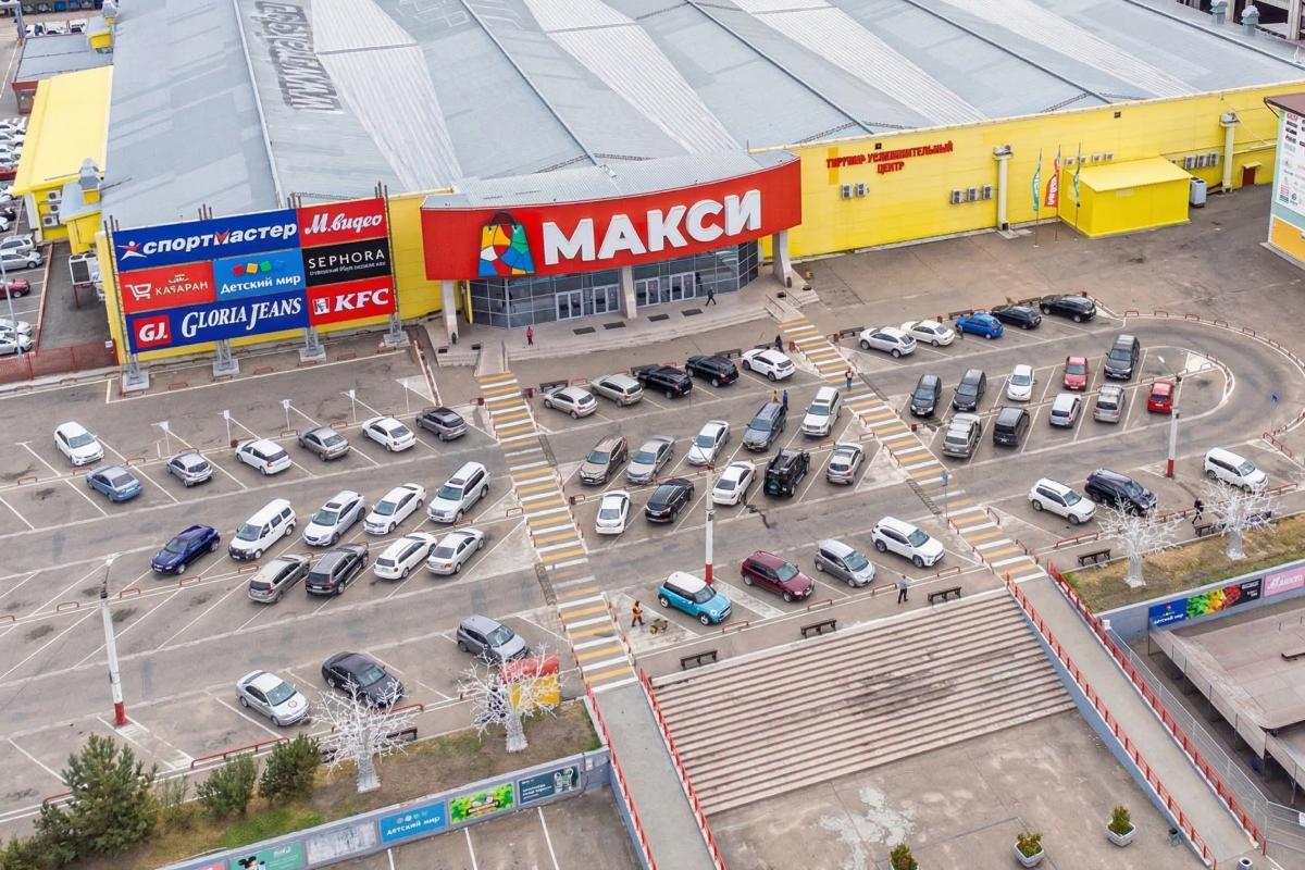 Здание ТРЦ МАКСИ